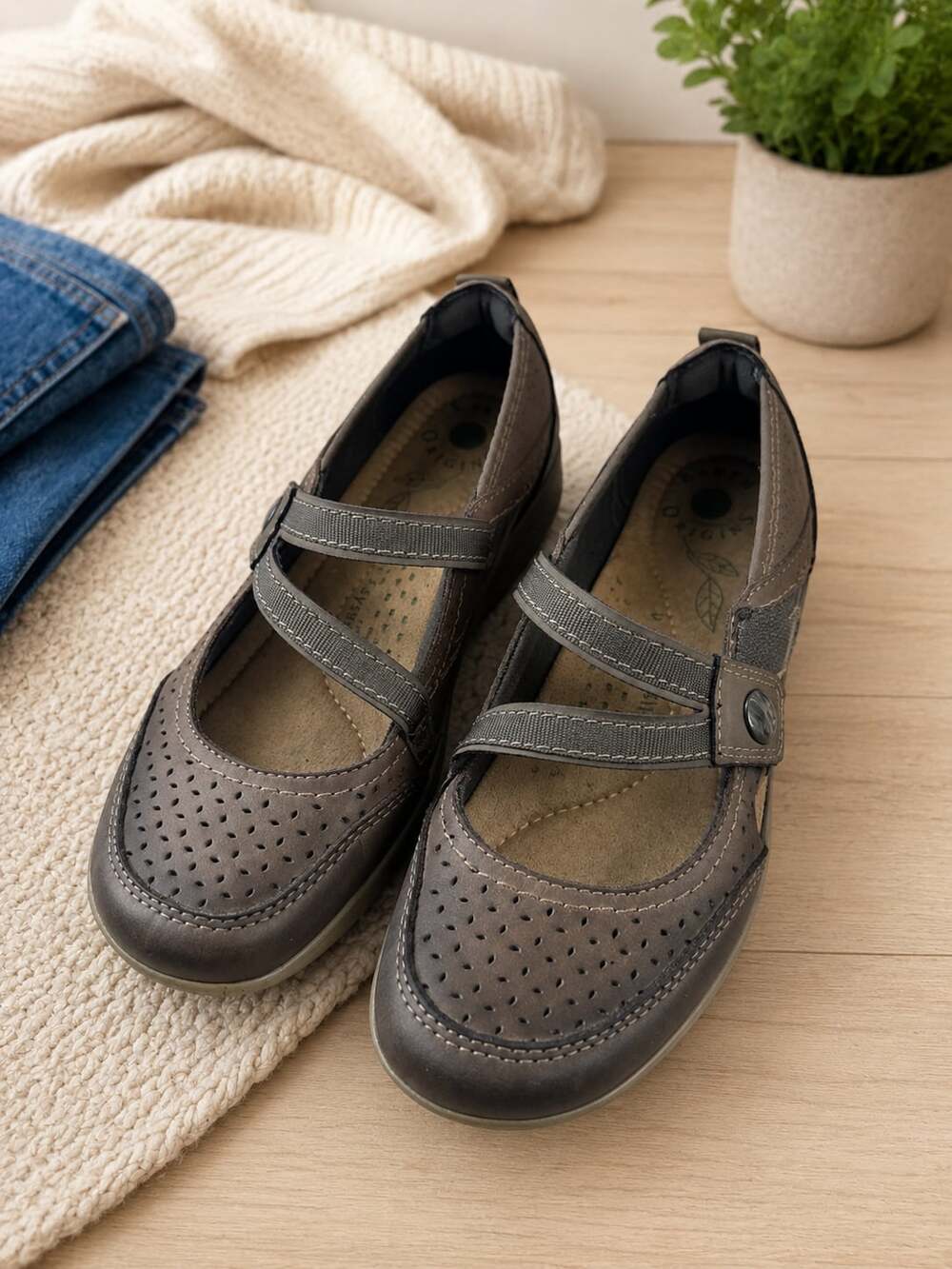 Earth Origins Mary Jane Comfort Shoes Gray Leather Women’s Size 7.5M